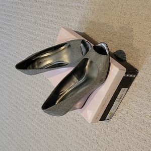 Bandaging wedge pewter dress shoes
